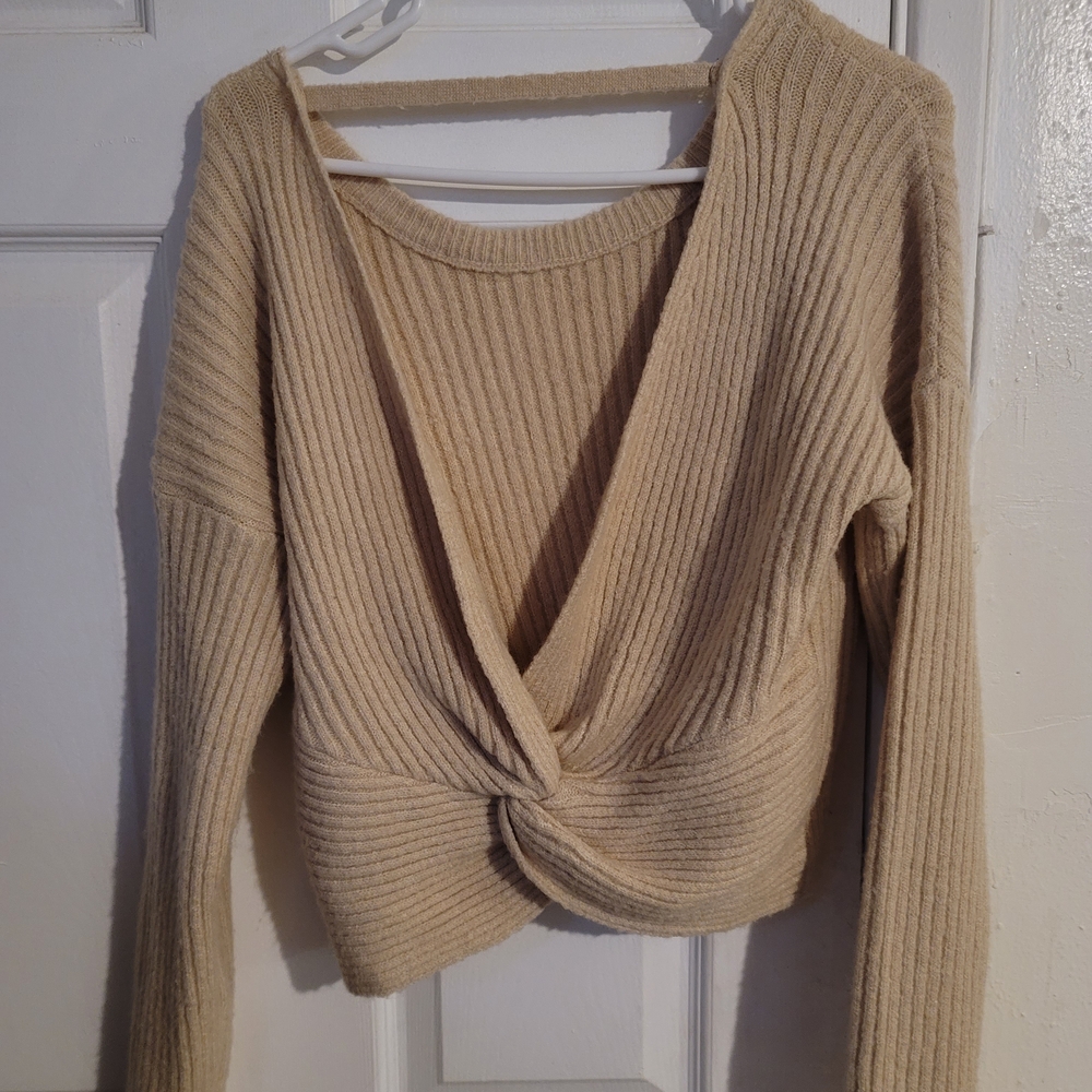 Sweater With Open Back - Picture 2 of 4